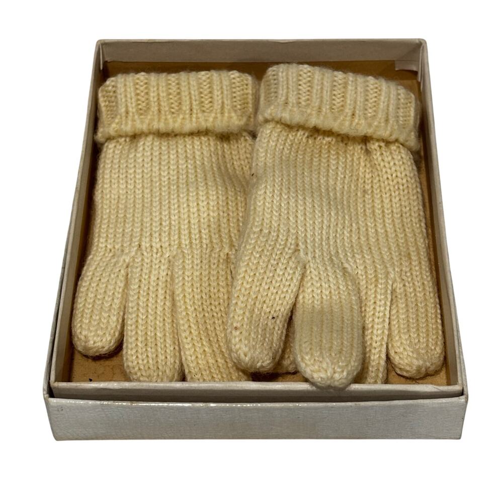 Vintage child’s wool knit gloves made in Japan creamy white in original box